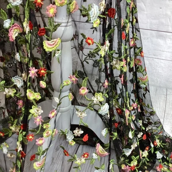 HTF Lulus Black Floral Embroidered Maxi Dress Open Back M Prom - Picture 12 of 16